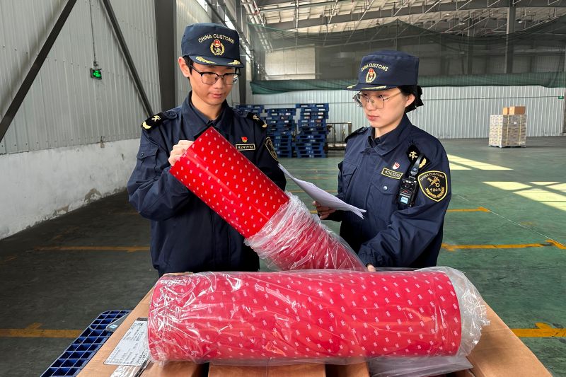 威海海关查获侵权胶带72千克